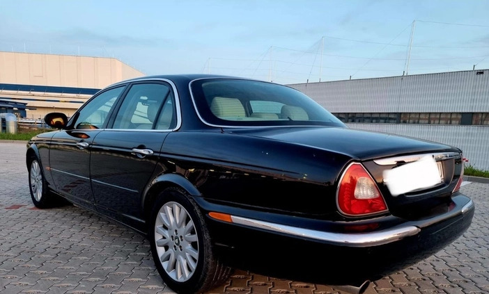 Jaguar XJ cena 54900 przebieg: 220000, rok produkcji 2003 z Poznań małe 407